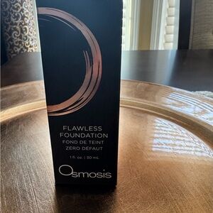 Osmosis Flawless Foundation  Makeup